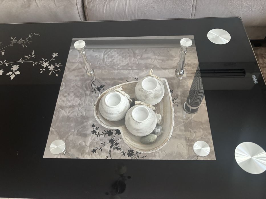 Холна стъклена маса