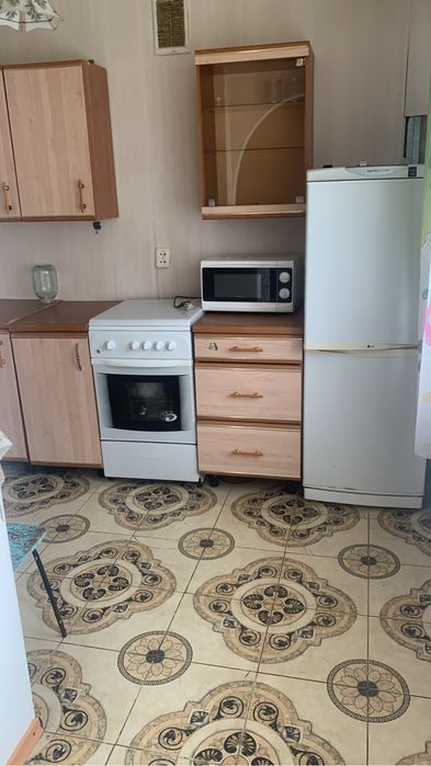 Сдам 2х комнатную 50м2., семейной паре в районе рынка