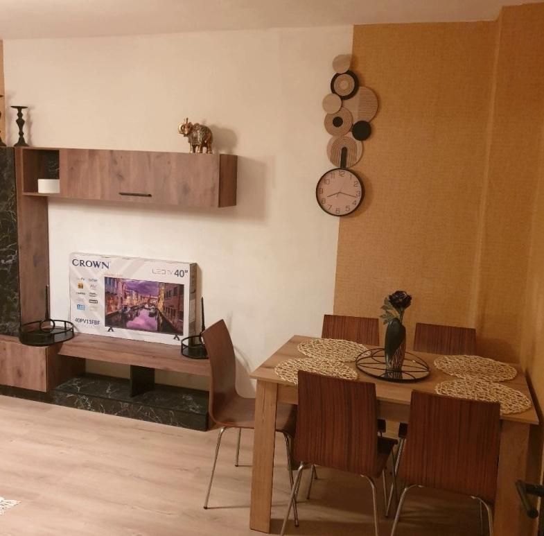Дава се под наем Двустаен апартамент в Пловдив, Център - 60 кв.м за 375 € - Снимка #1