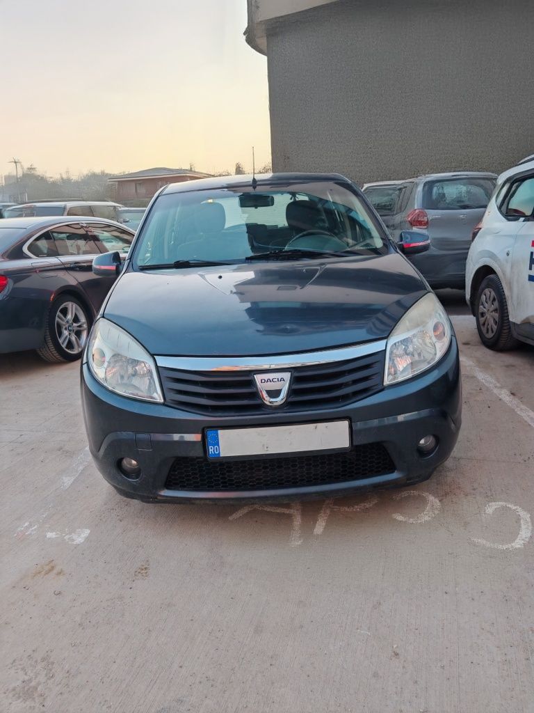 Vând Dacia Sandero 2008 1.6 benzina
