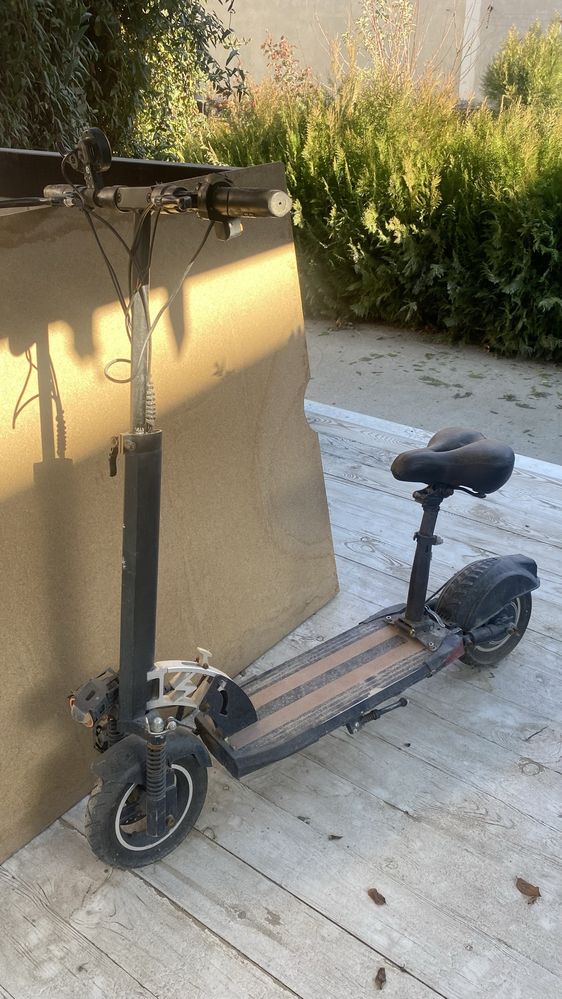 Elektro skuter sotiladi !!!