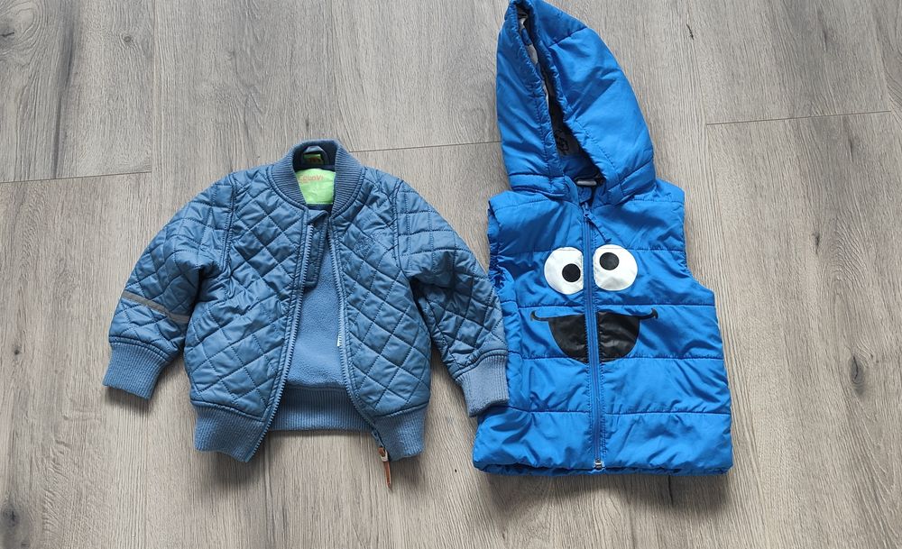 Vând geaca și vesta pentru baieti