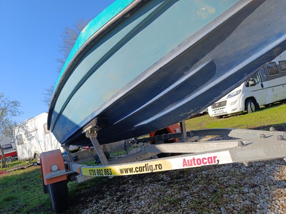 Vând barca fibra Mikro 400 cu motor honda 15 cp 4t