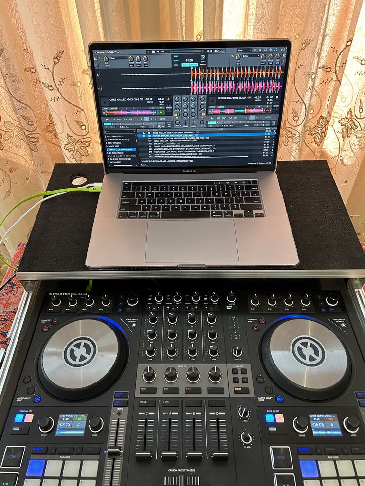 Consolă Traktor S4 Mk3