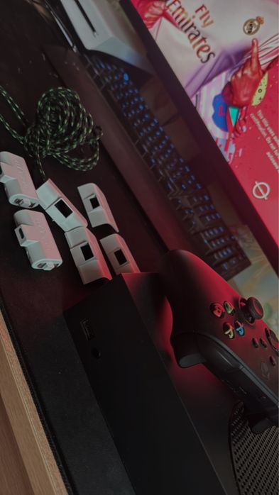 Xbox series s black mat 1 терабайт.