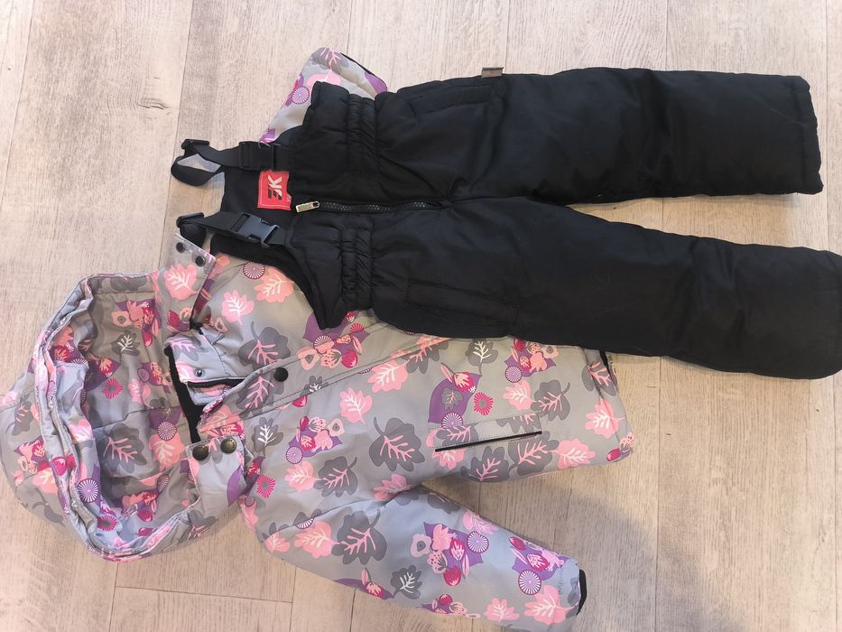 Продам комбезы на девочку