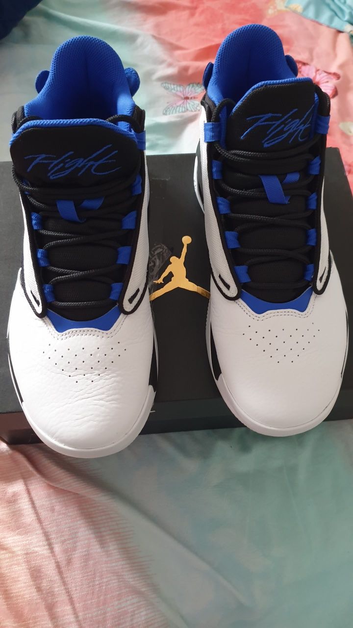 Jordan Aura Max 4 noi