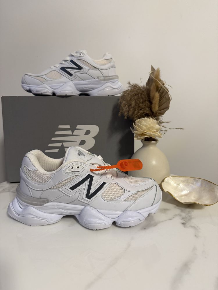 Adidasi/Papuci New Balance 9060 white