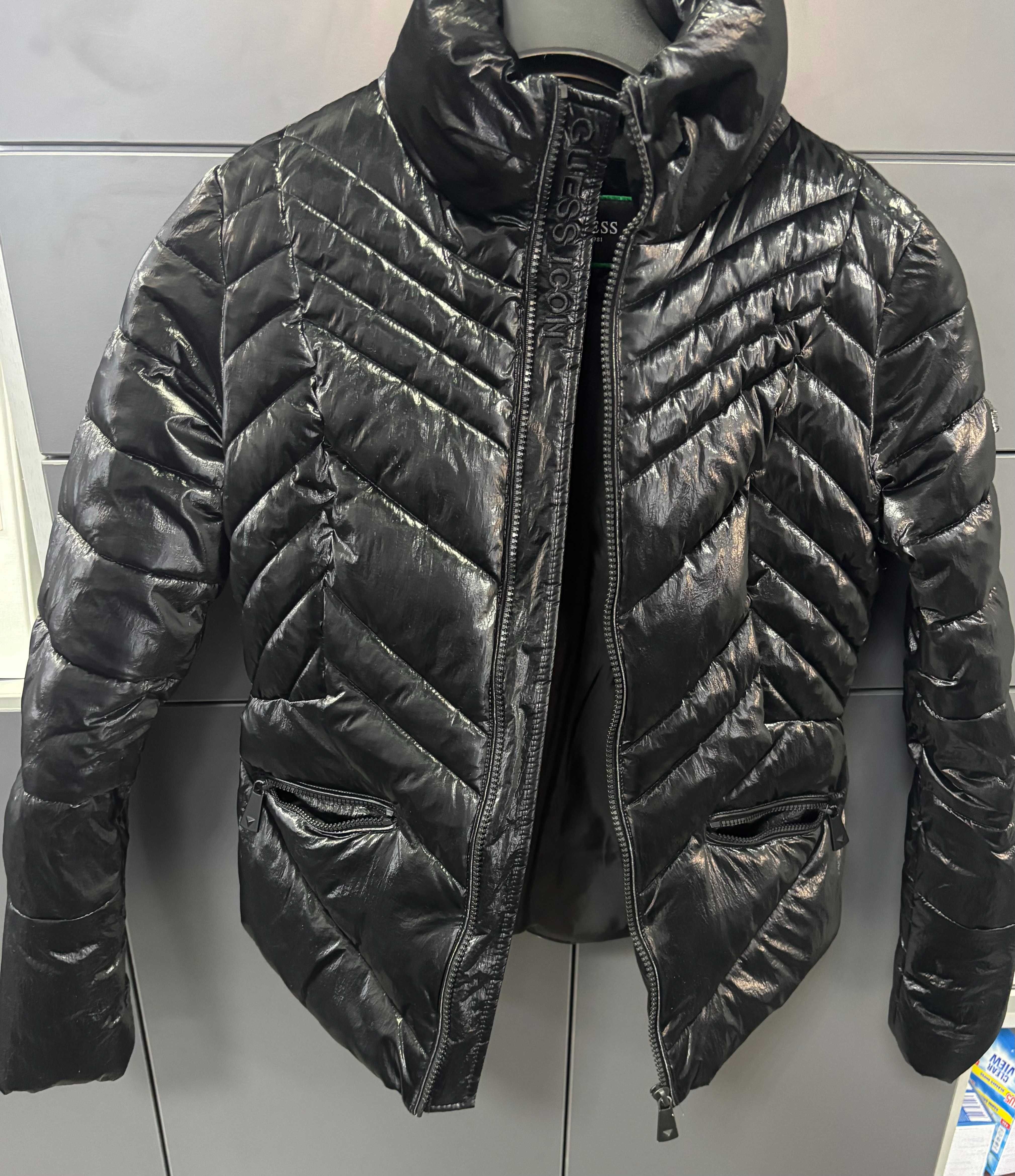 Дамско пухено яке Guess