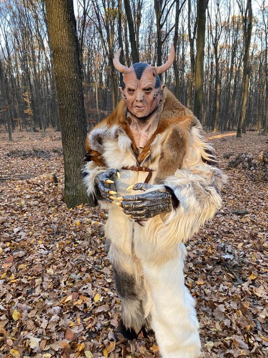 Masti din latex -costume din blana naturala