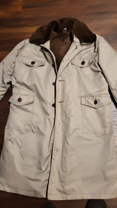 Дълга работна шуба с подплата от овча вълна.