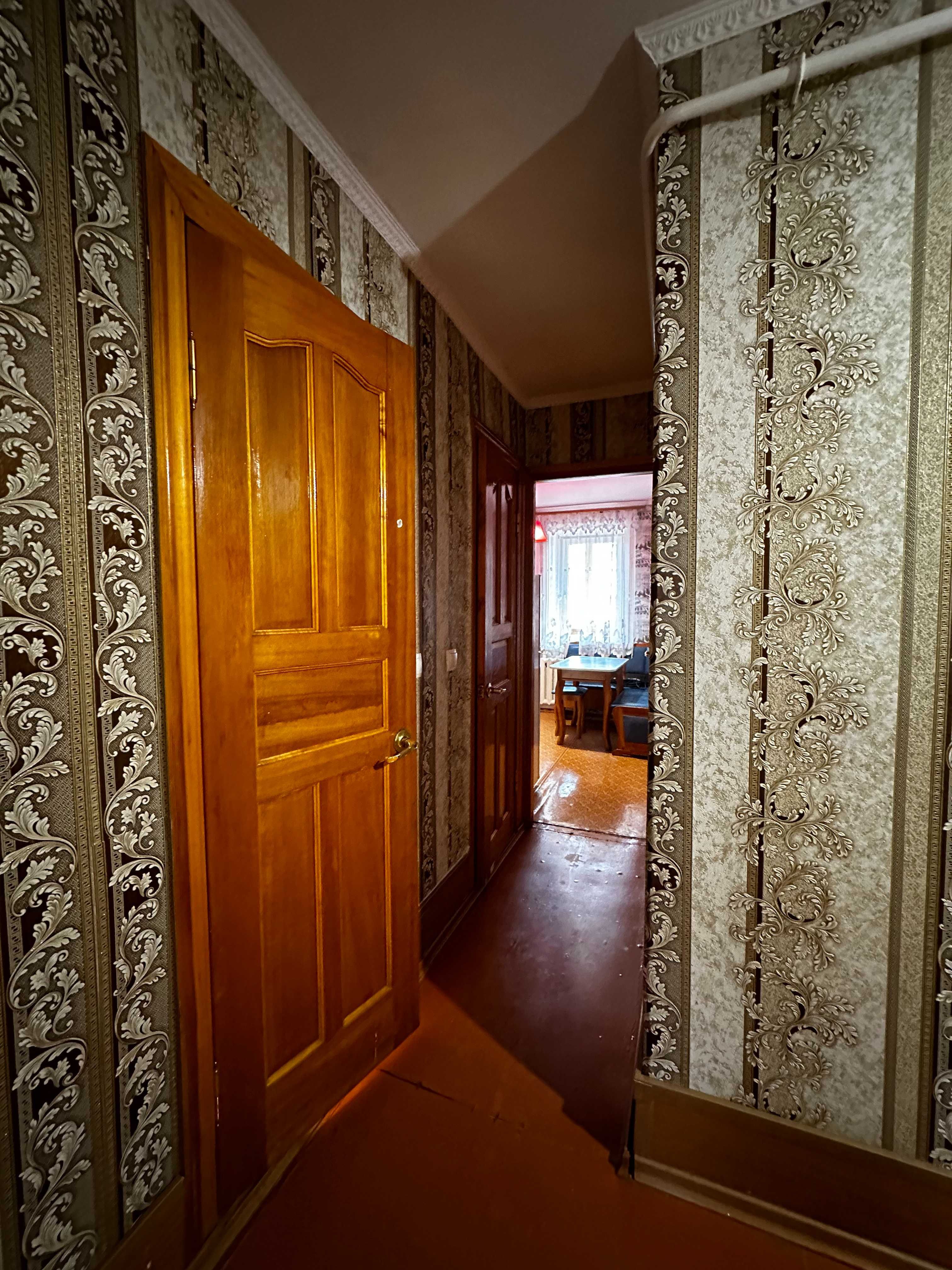 Продам 3-ех комнатную квартиру в 19 - мкр.
