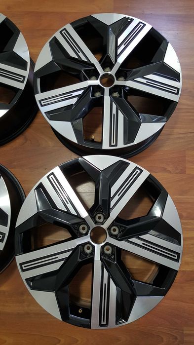 JanteRenaultMeganETechKoleosScenicEspaceAustralNisanXTrailAriya5X114.3