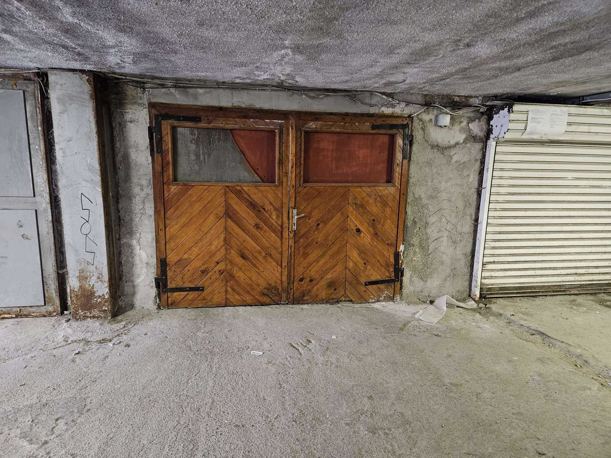 Продавам двоен подземен гараж в Хиподрума 34м2