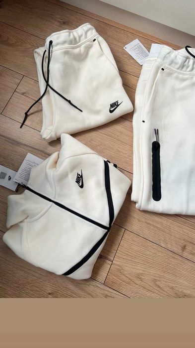 100% Оригинални Дамски екипи Nike Tech Fleece - комплекти в размер S
