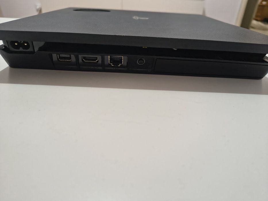 PlayStation 4 Slim *Citiți Anunțul*