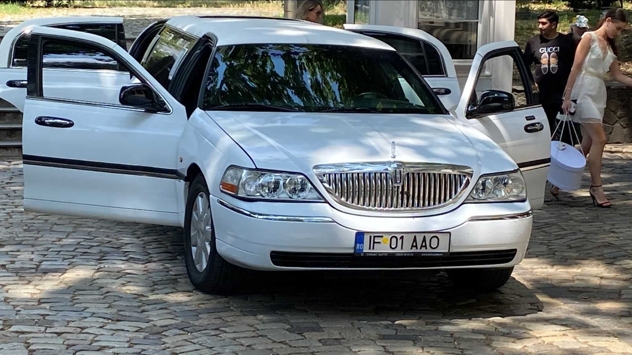 Limuzina evenimente Lincoln Town Car de inchiriat/se închiriază 50E/H