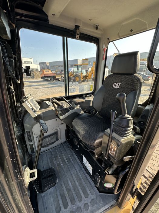 Miniexcavator CAT 305 ECR, 5 tone