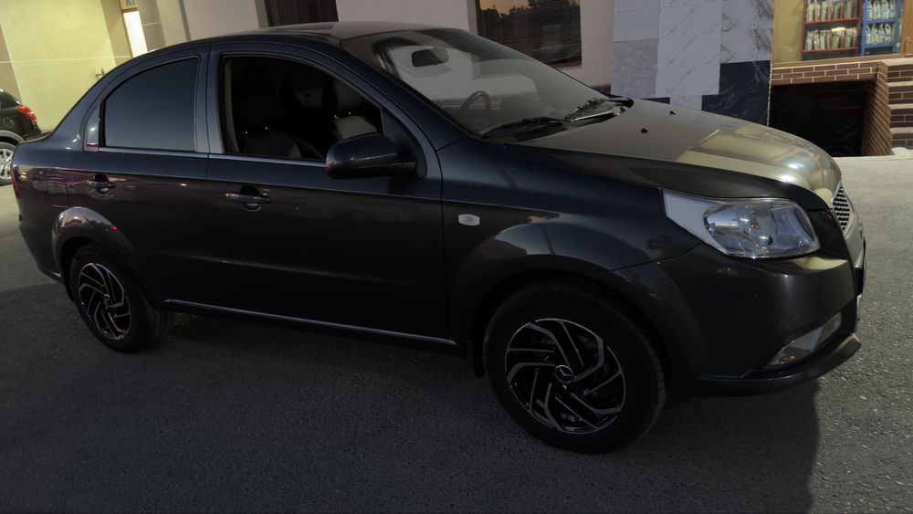 Нексия3 2020 автомат Мокрий асфальт