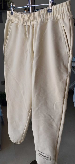 THE GIVING MOVEMENT joggers pantaloni trening NOI