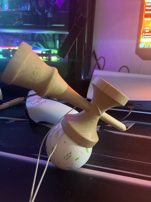 Vand kendama lotus sacred