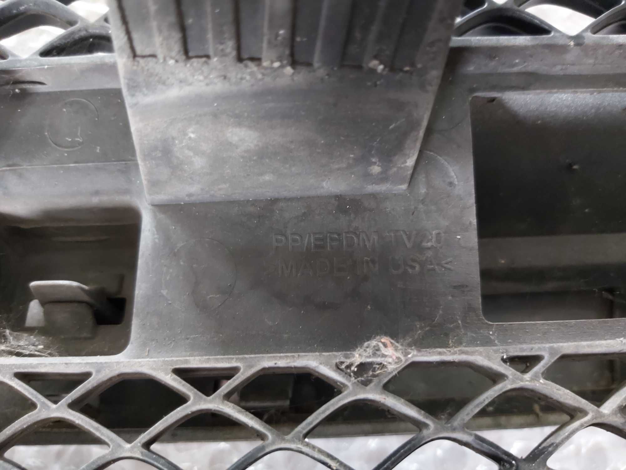 Предна Решетка от Мерцедес - Бенц ГЛ GL - class w166, x166 Оригинална