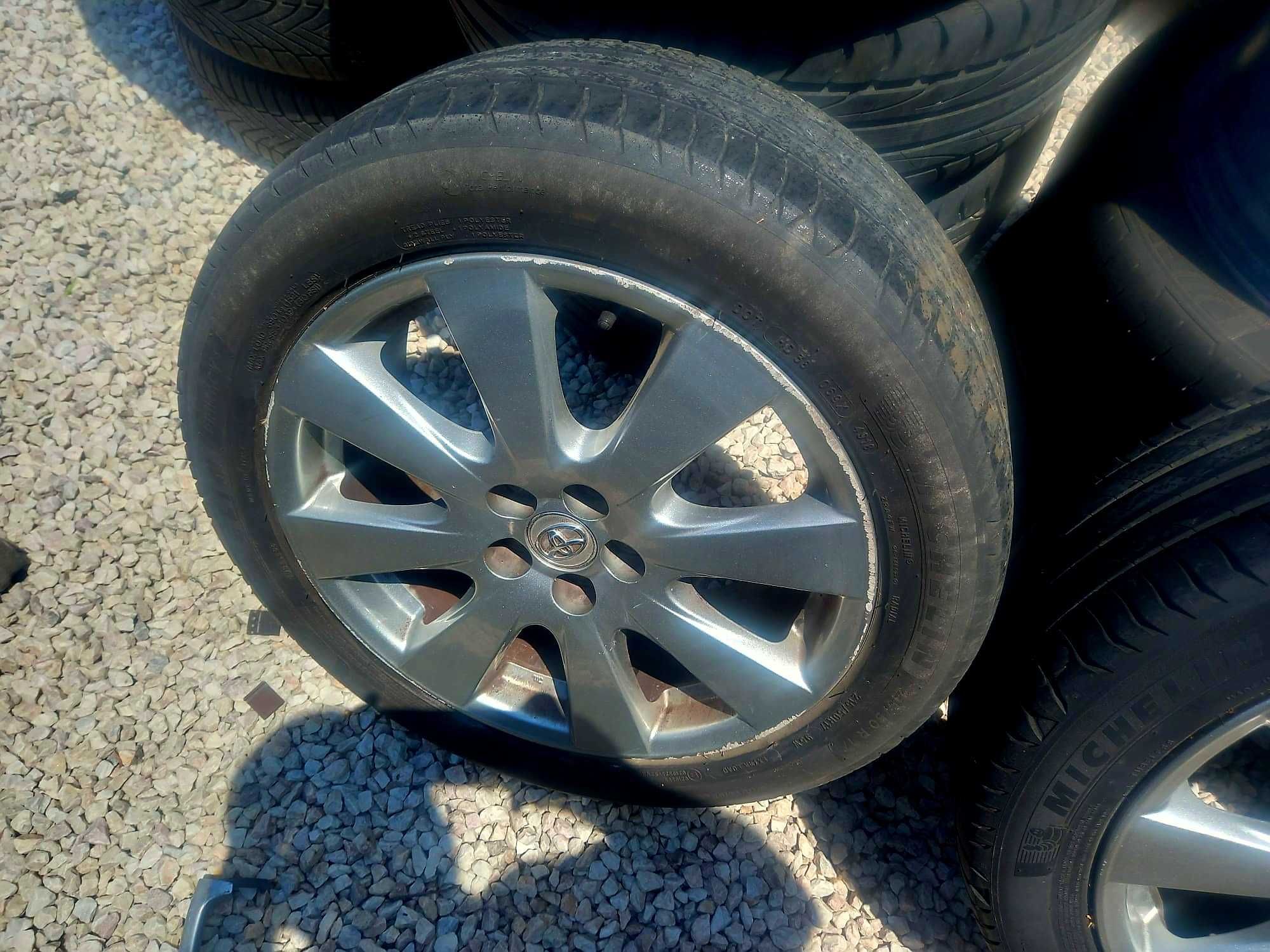 4 алуминиеви джанти 17 цола за TOYOTA с гуми MICHELIN 215/50R17