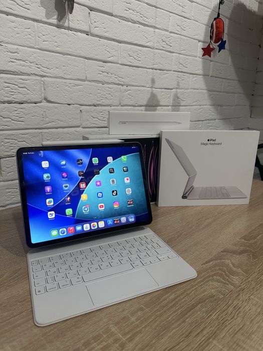 Продам Ipad 11 Pro m2 2022 4th 128гб полный комплект