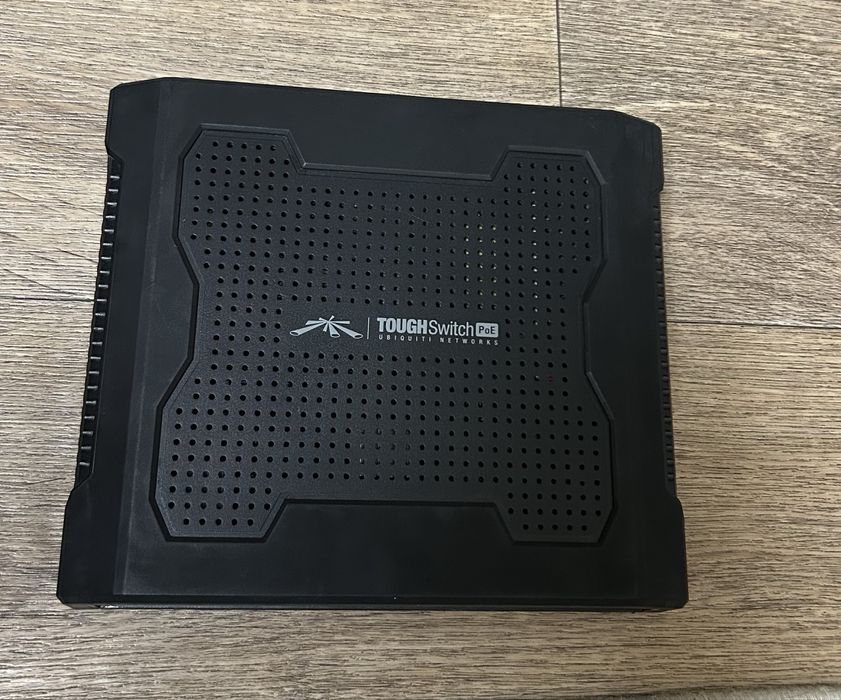 Коммутатор Ubiquiti TOUGHSwitch PoE PRO 8-port