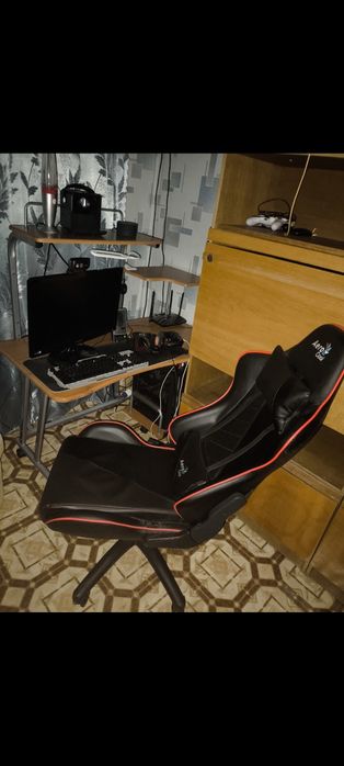 Продам игровой стул , есть торг