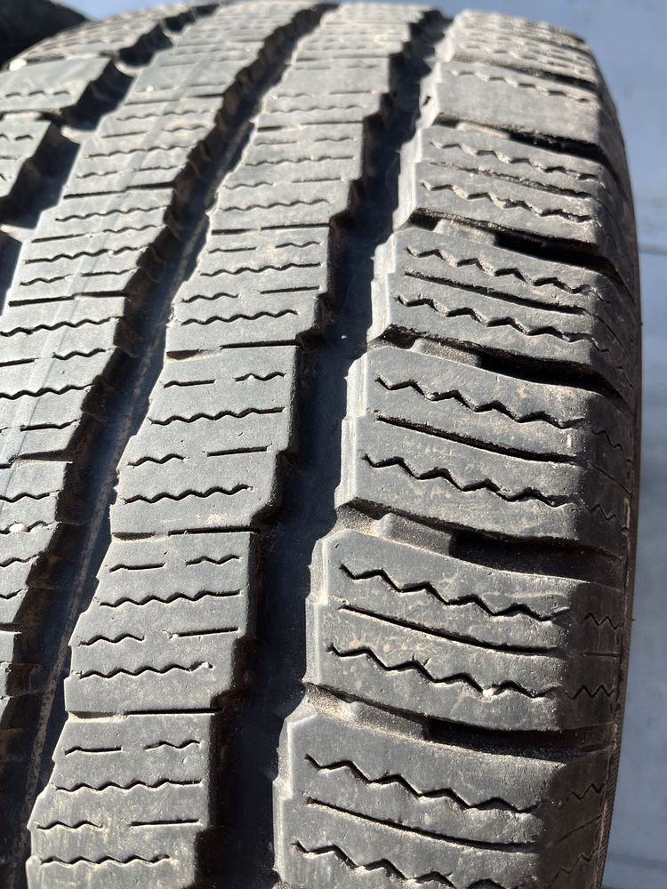 2 бр. зимни гуми за бус 235/65/16C GT Radial DOT 4116 6 mm
