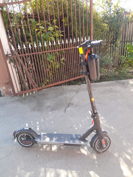 Vând trotineta electrica xiaomi