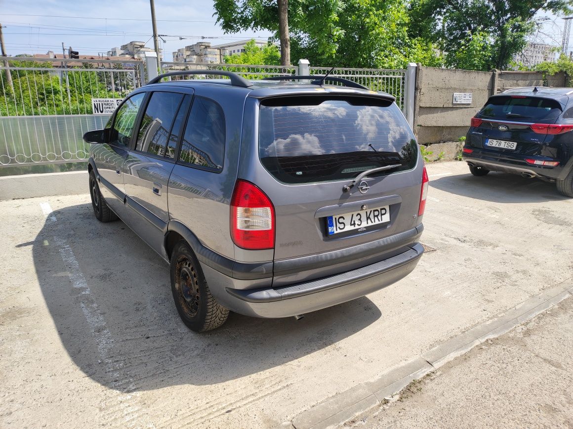 Vând Opel Zafira