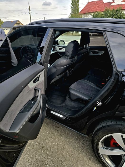 Autoturism audi q8 2024