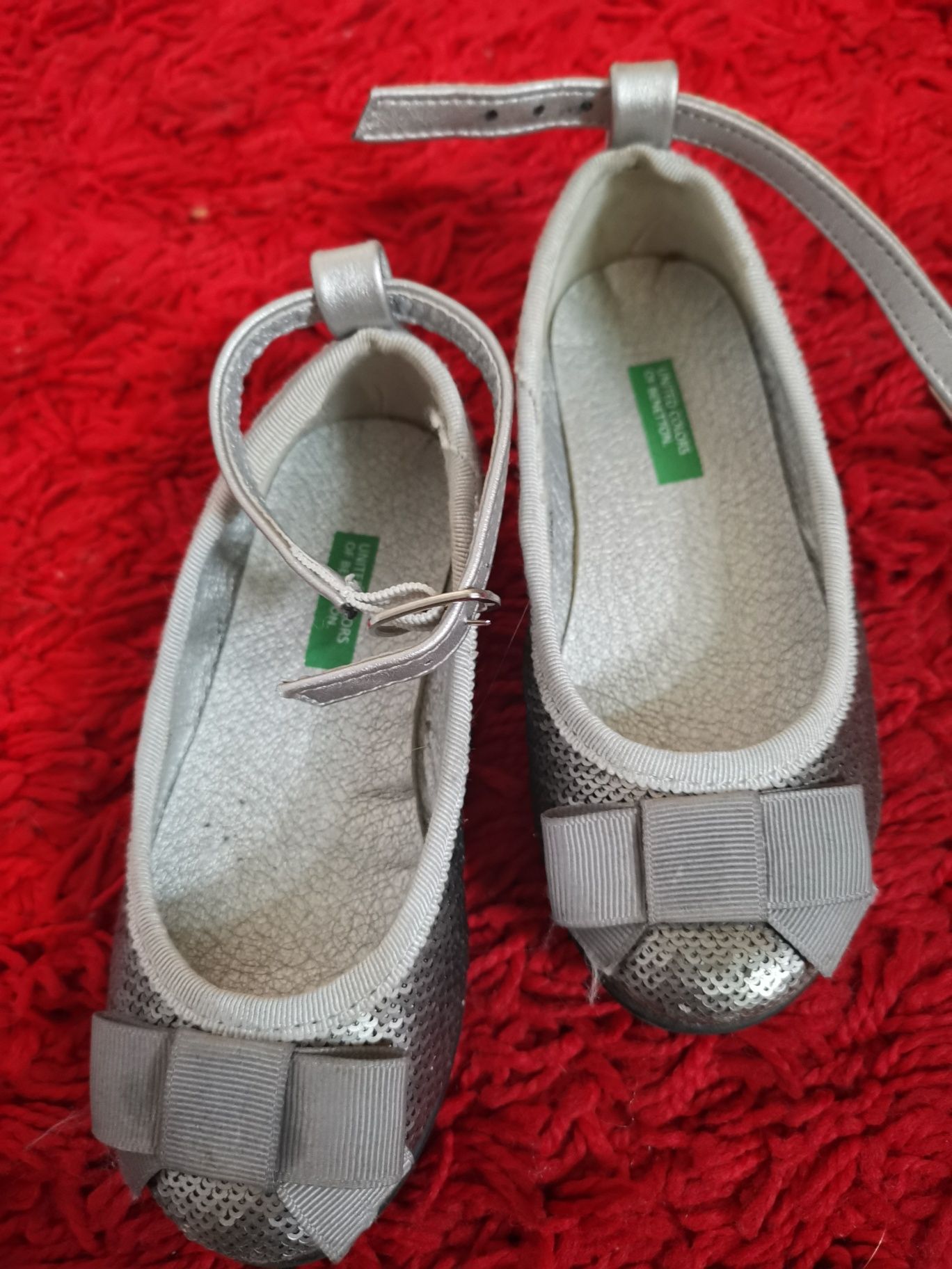 Обувки с пайети на Benetton