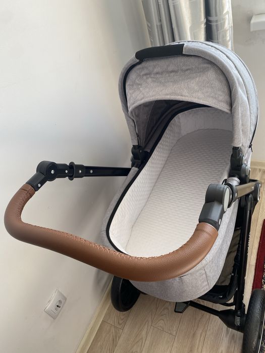 Коляска 2в1. Всесезонная в отличном состочнии