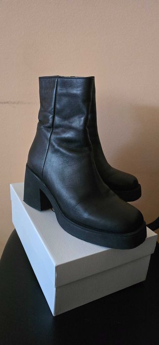 Дамски боти от естествена кожа номер 39