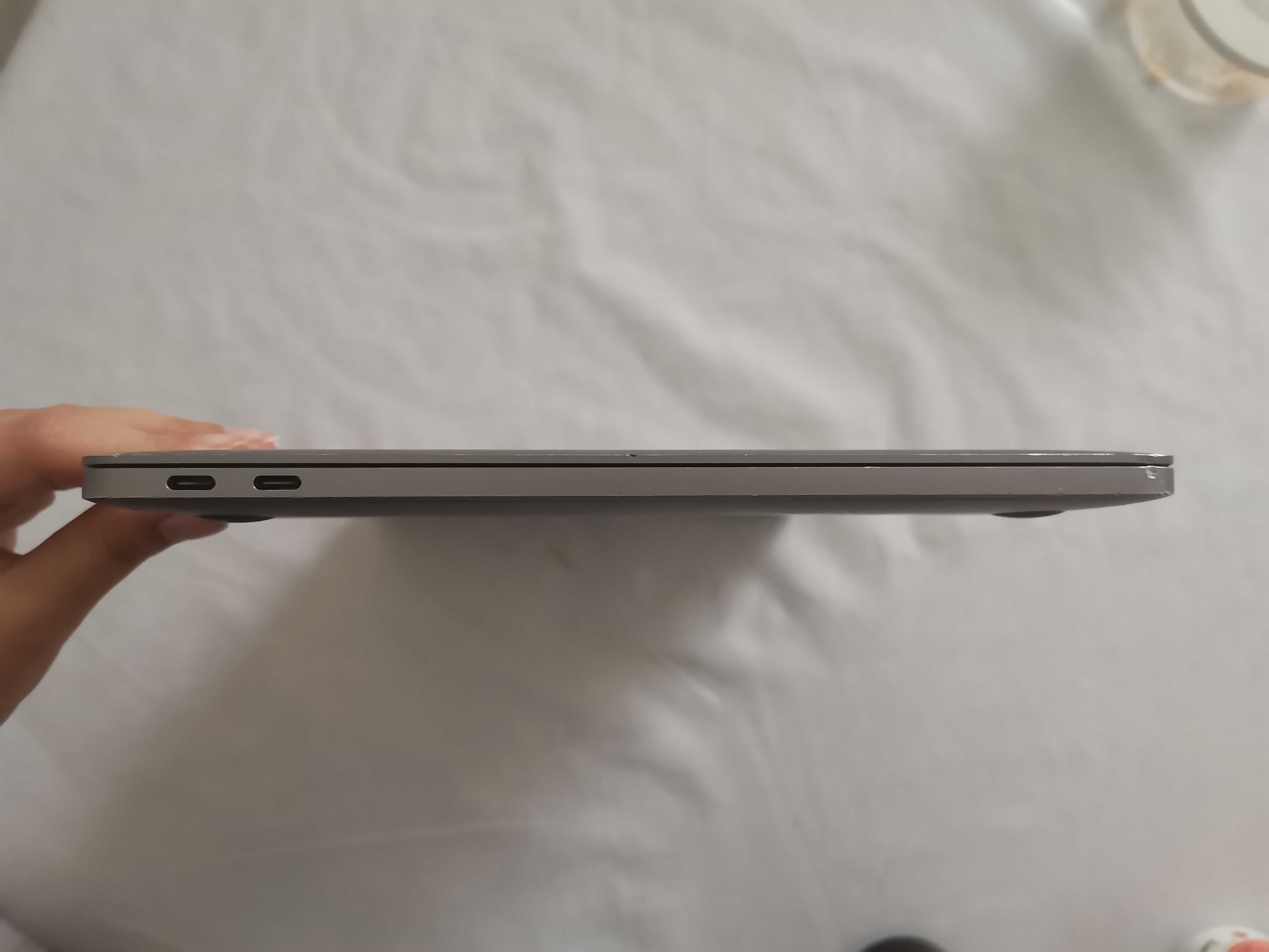 MacBook Pro 13 (2017)