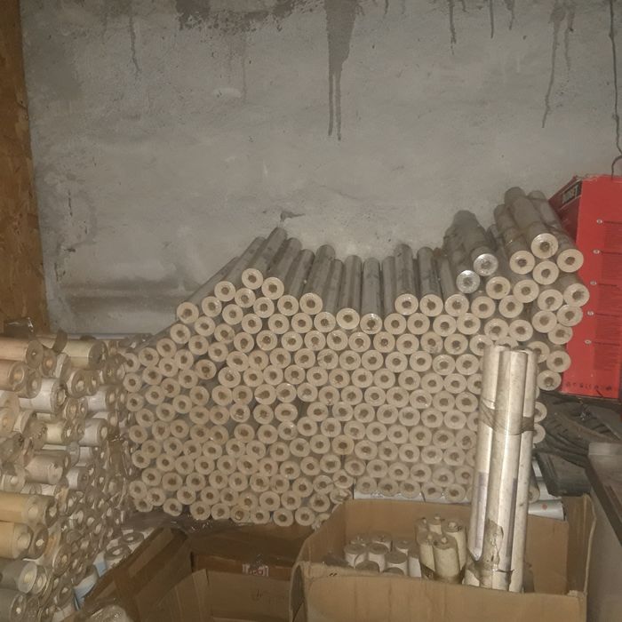 Vand tapet diverse modele angro sau la bucata