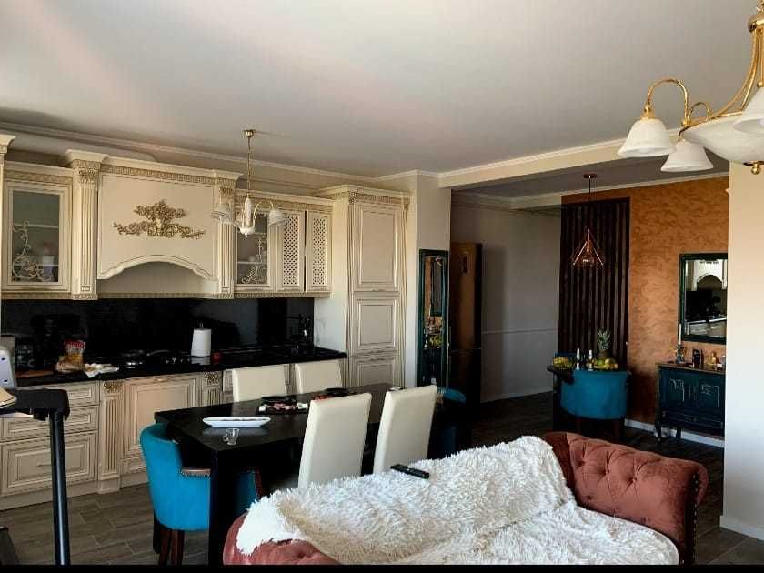 Vand apartament 2 camere 65 mp utili 22 mp terasa 2 locuri parcare