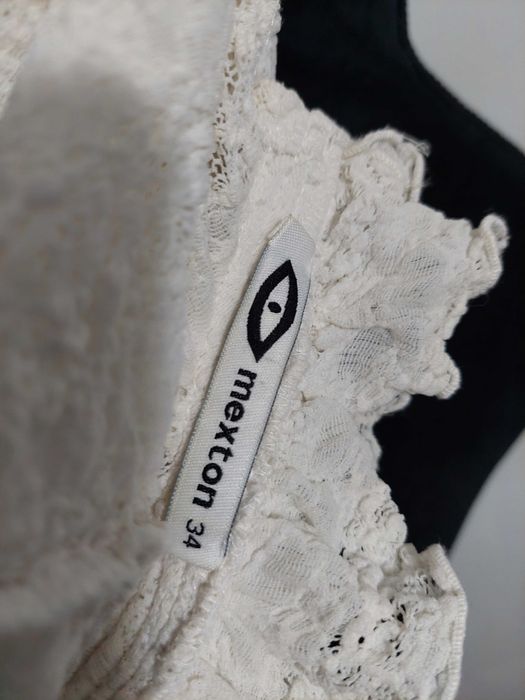 Bluză MEXTON cu jabou, funda satinată, nasture stras