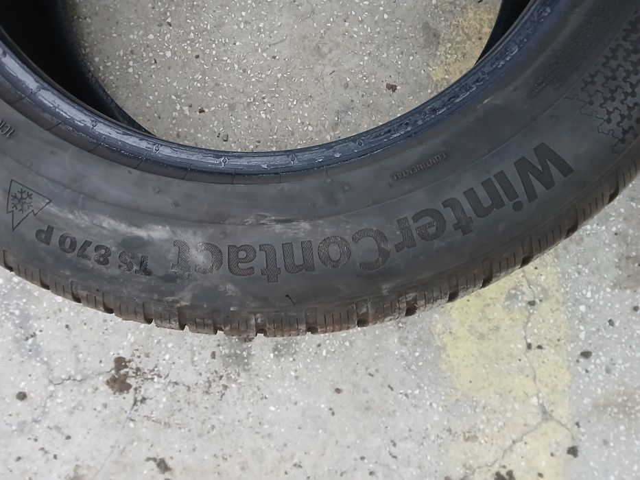 Vând anvelopa cauciuc 235.60r18 Continental