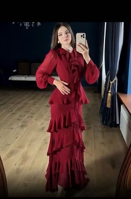 Шикарное, нарядное,  новое платье для вас