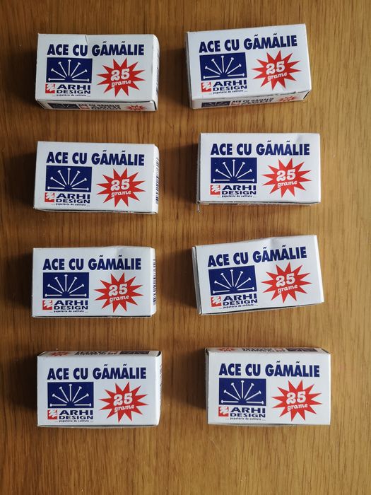 8 cutii cu Ace cu gamalie, 25 grame