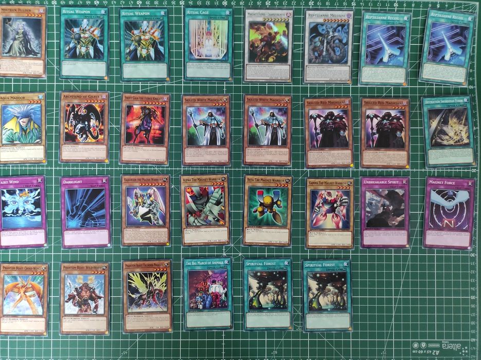 Cărți yu gi oh de vânzare