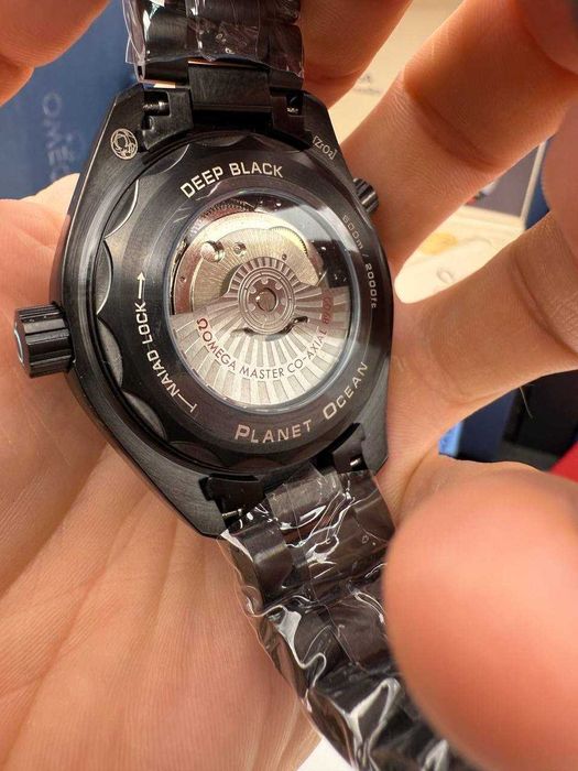 omega seamaster worldtimer black