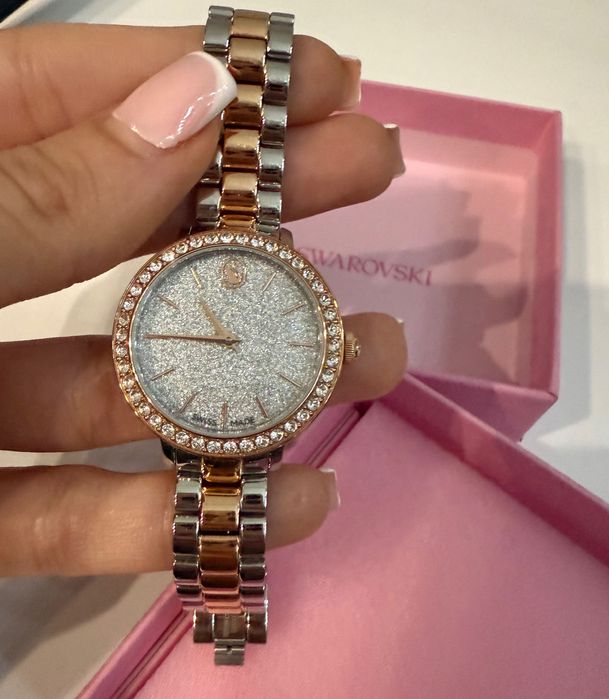 Часовник Swarovski