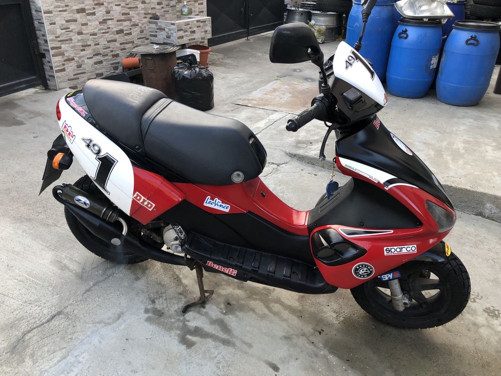 Скутер Benelli -50cc