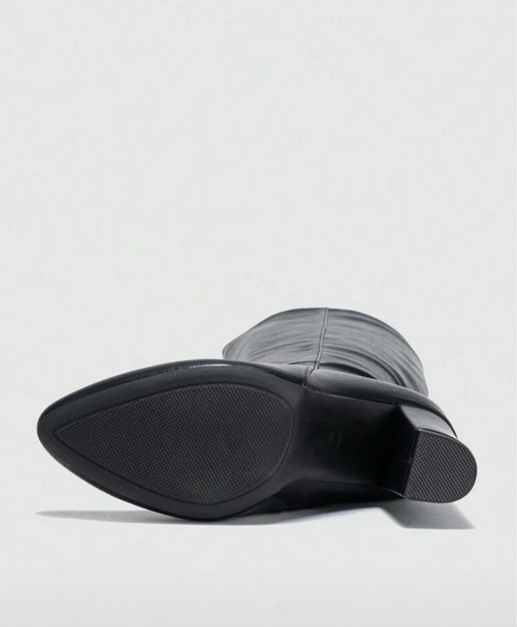 Cizme înalte cu toc