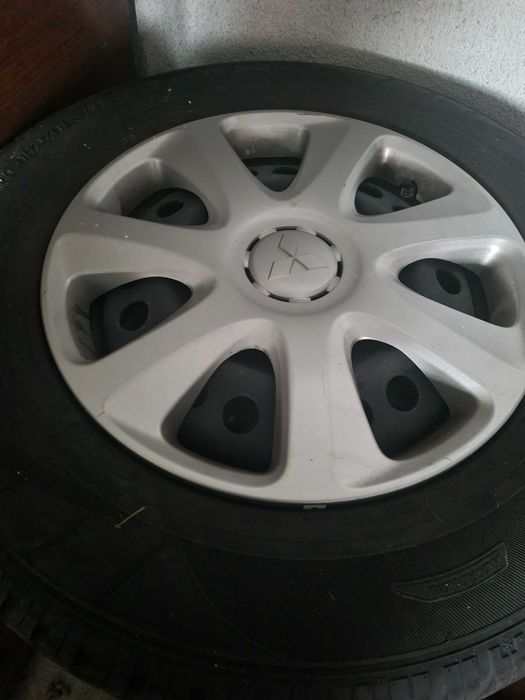 Продавам стоманени джанти  и гуми  + датчици за налягане за MITSUBISHI